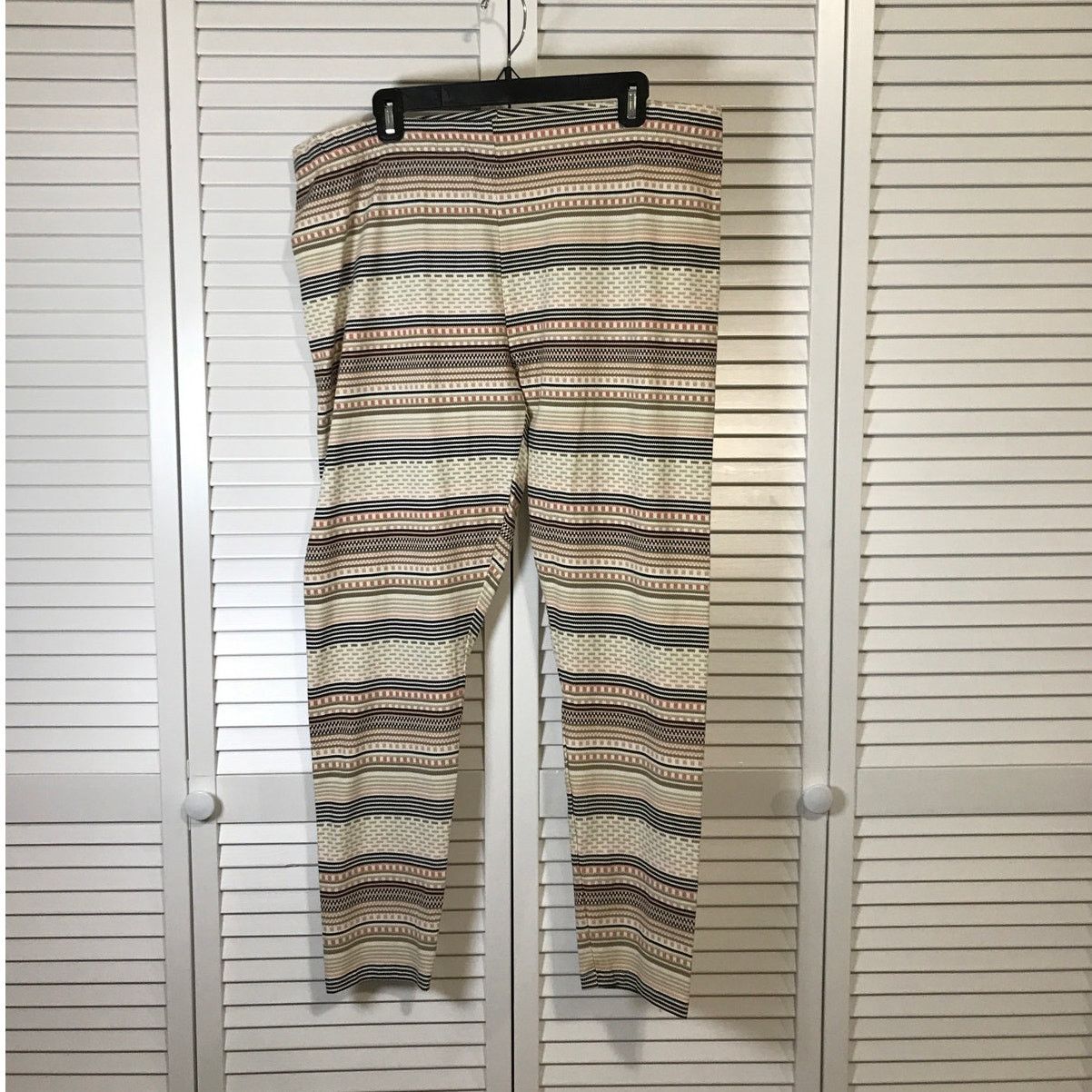 Other NWT C Est. 1946 Striped Sportswear Leggings 18/20W Size 40" / US 18 - 1 Thumbnail