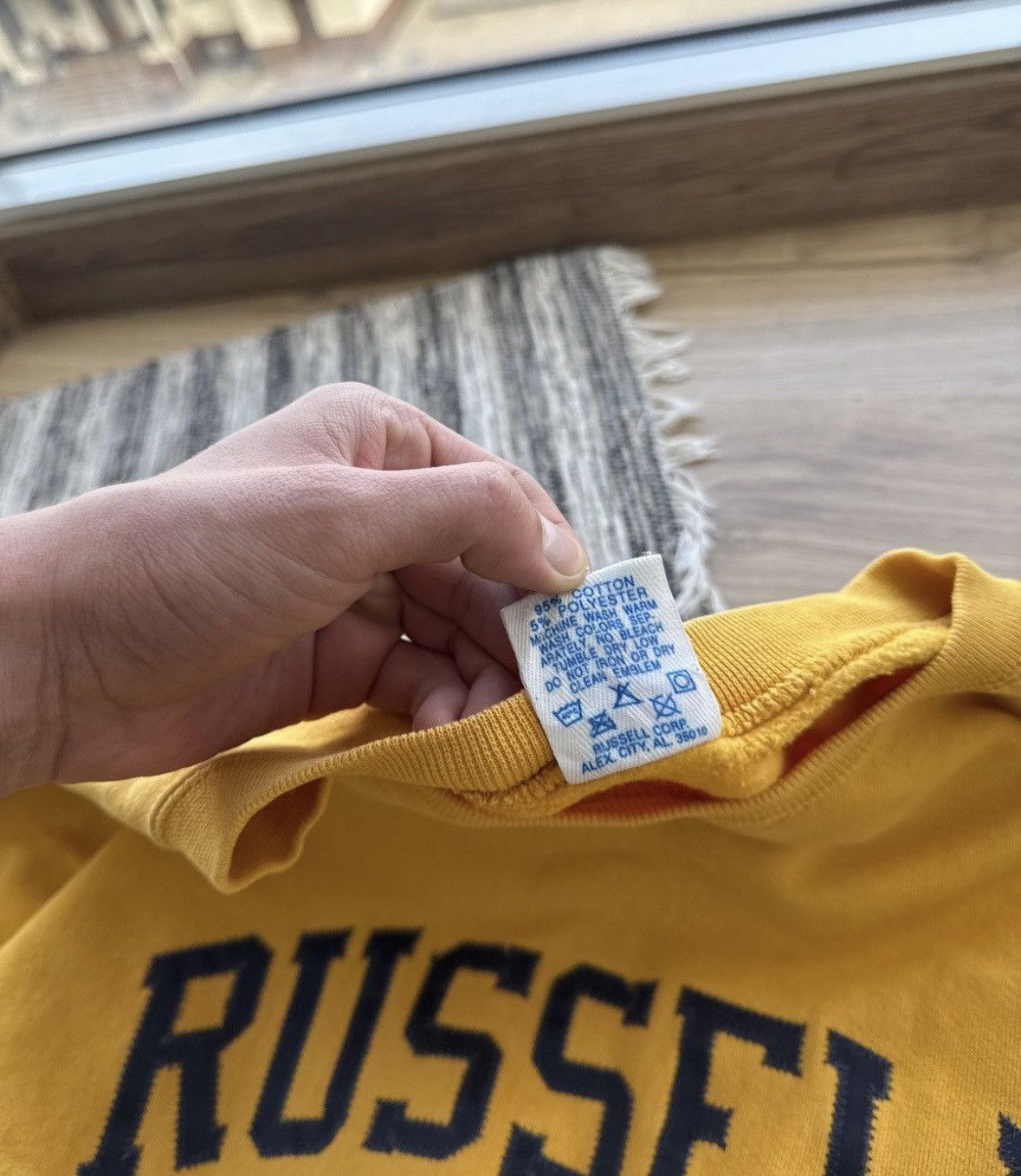 Russell Athletic × Vintage Vintage Russell Athletic 90s Made In USA Big logo sweatshirt Size US M / EU 48-50 / 2 - 12 Thumbnail