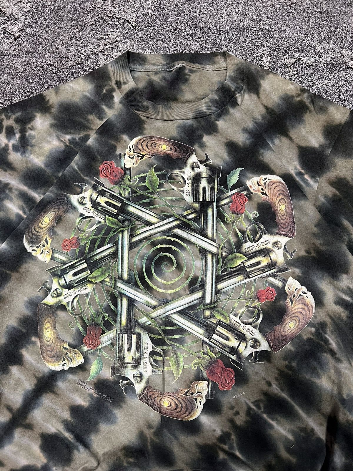 Band Tees × Guns N' Roses × Vintage Vintage 1993 Brockum Guns N Roses All Over Print Tour Shirt Size US L / EU 52-54 / 3 - 3 Thumbnail
