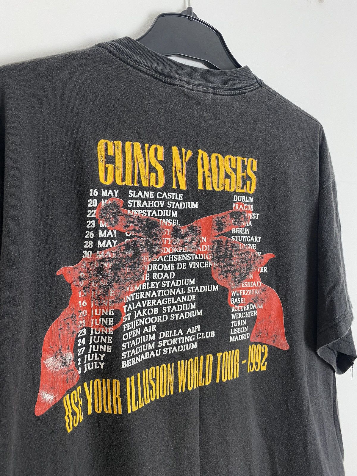 Band Tees × Guns N' Roses × Vintage 1992 Guns N Roses Use Your Illusion World Tour Vintage tee Size US L / EU 52-54 / 3 - 3 Thumbnail