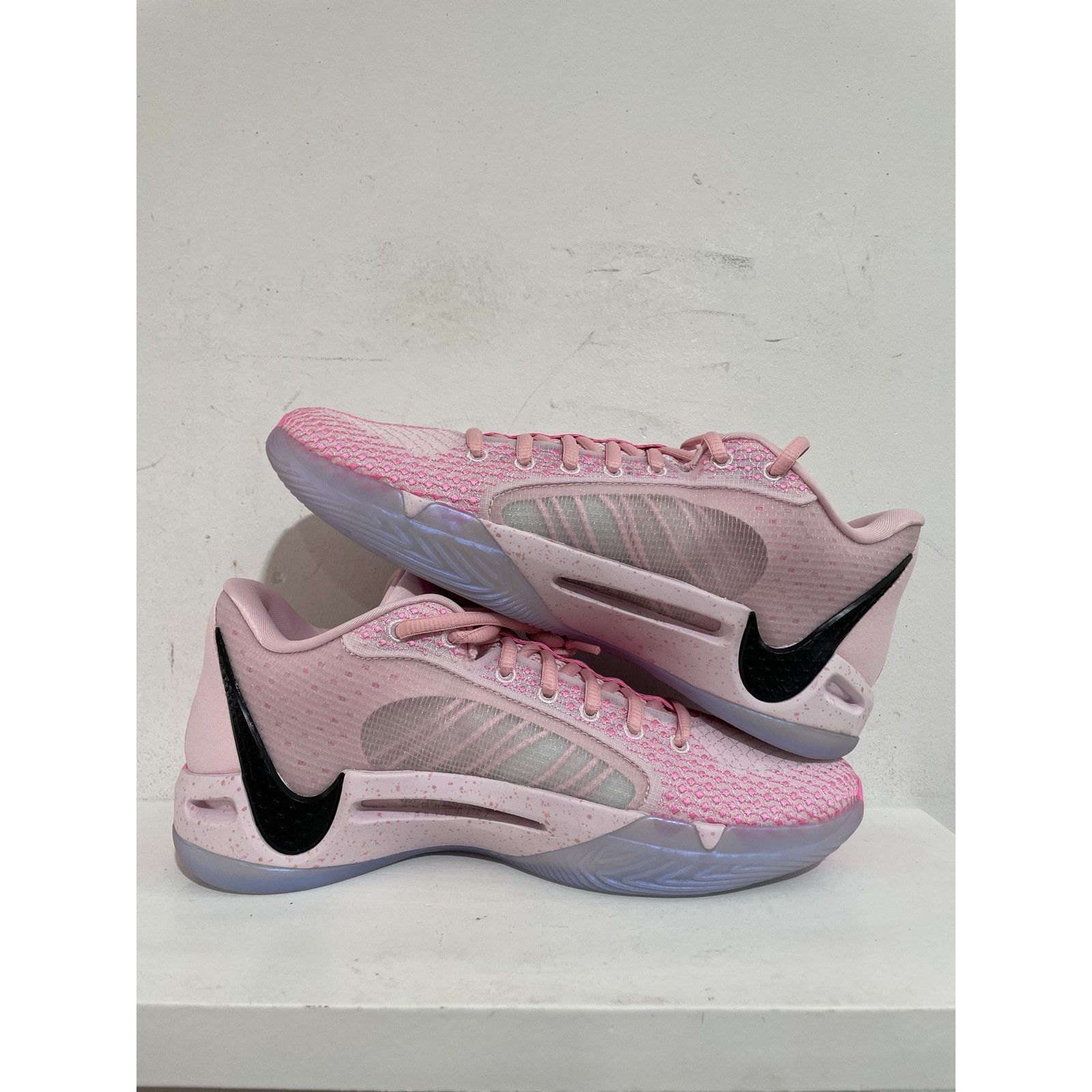 Nike NIKE SABRINA 1 PROMO PINK KAY YOW SIZE 8.5W (7M) NEW Size US 7 / EU 40 - 2 Thumbnail
