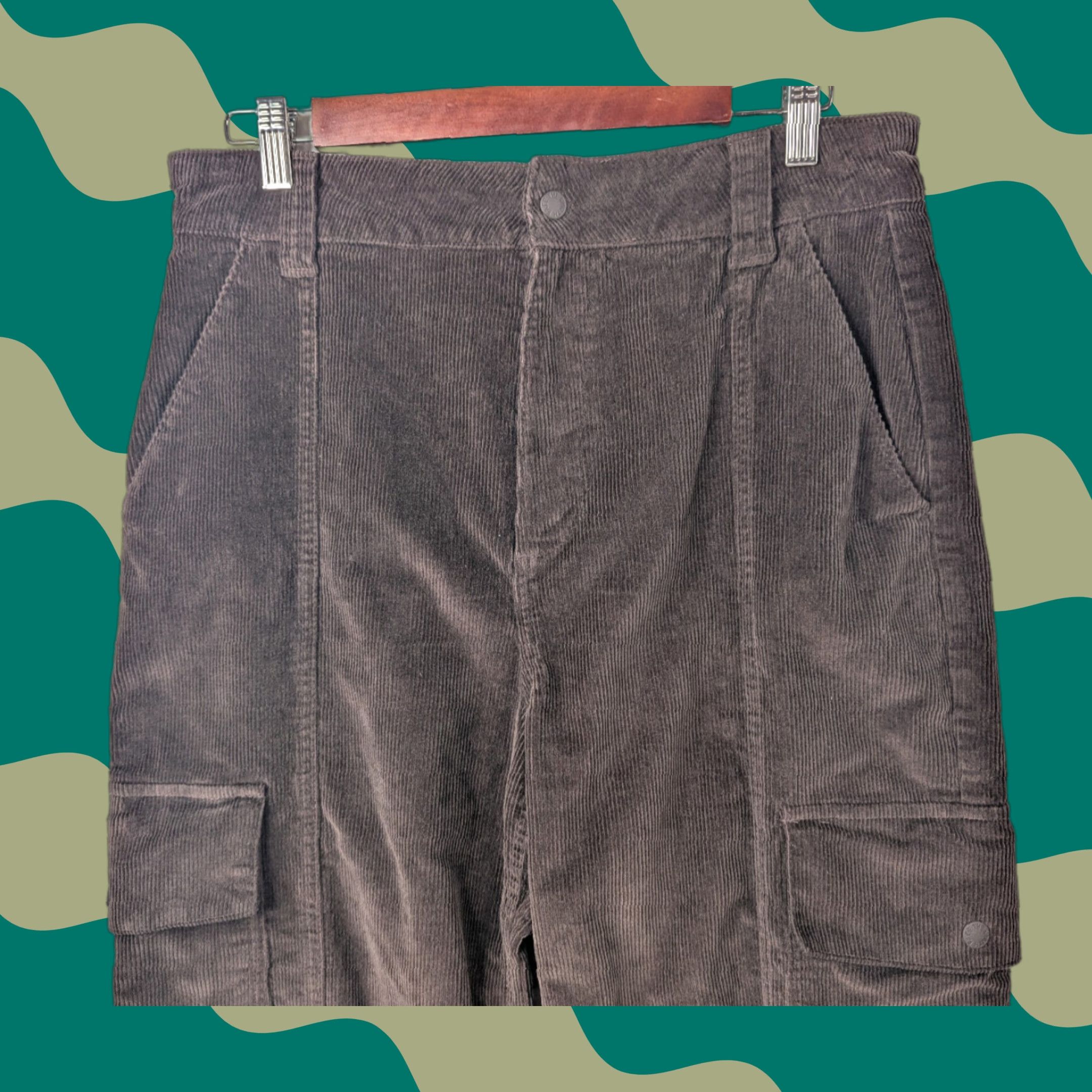 The North Face The North Face Brown Corduroy Cargo Pants Womens Size 12 Wide-Leg Utility Gorpcore Capri Folded Stretch Cotton Elastane Logo Pockets Fall Winter Mens? Size 34" / US 12 / IT 48 - 1 Thumbnail