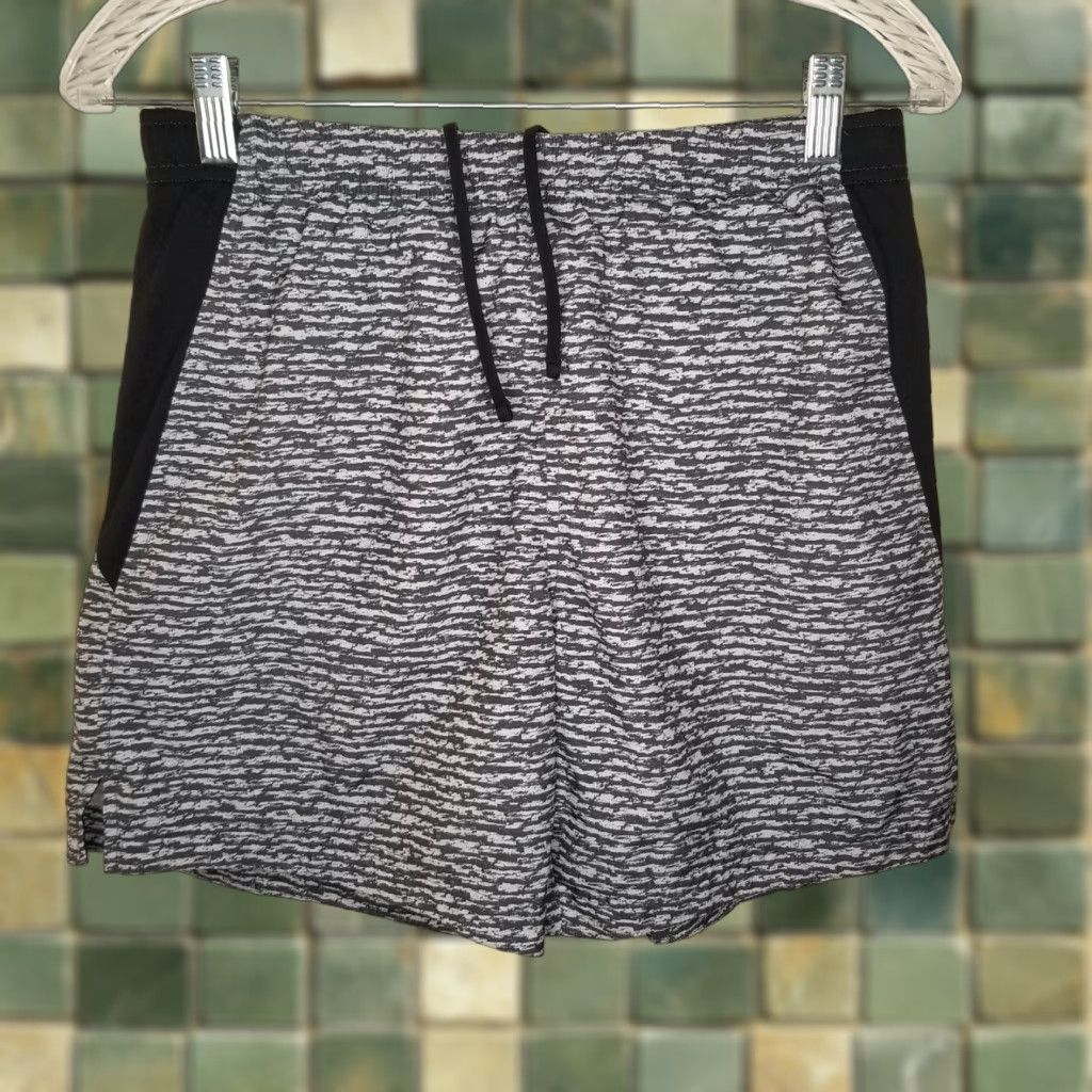 H&M H&M Sport Shorts Women S Black White Drawstring Activewear Athletic Cross Training Gym Running Womens Size 28" / US 6 / IT 42 - 1 Thumbnail