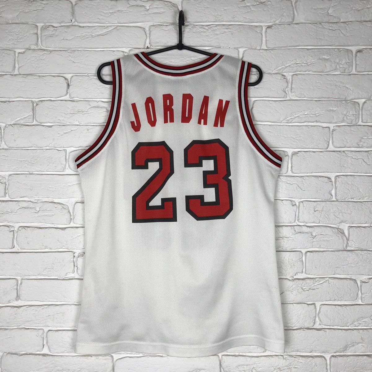 NBA Chicago Bulls Jordan vintage jersey Size US M / EU 48-50 / 2 - 5 Thumbnail