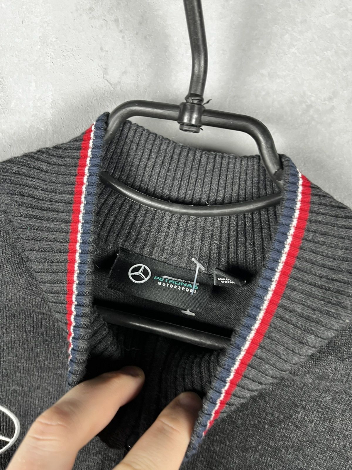 Mercedes-Benz Petronas AMG sweater size L Size US L / EU 52-54 / 3 - 6 Thumbnail