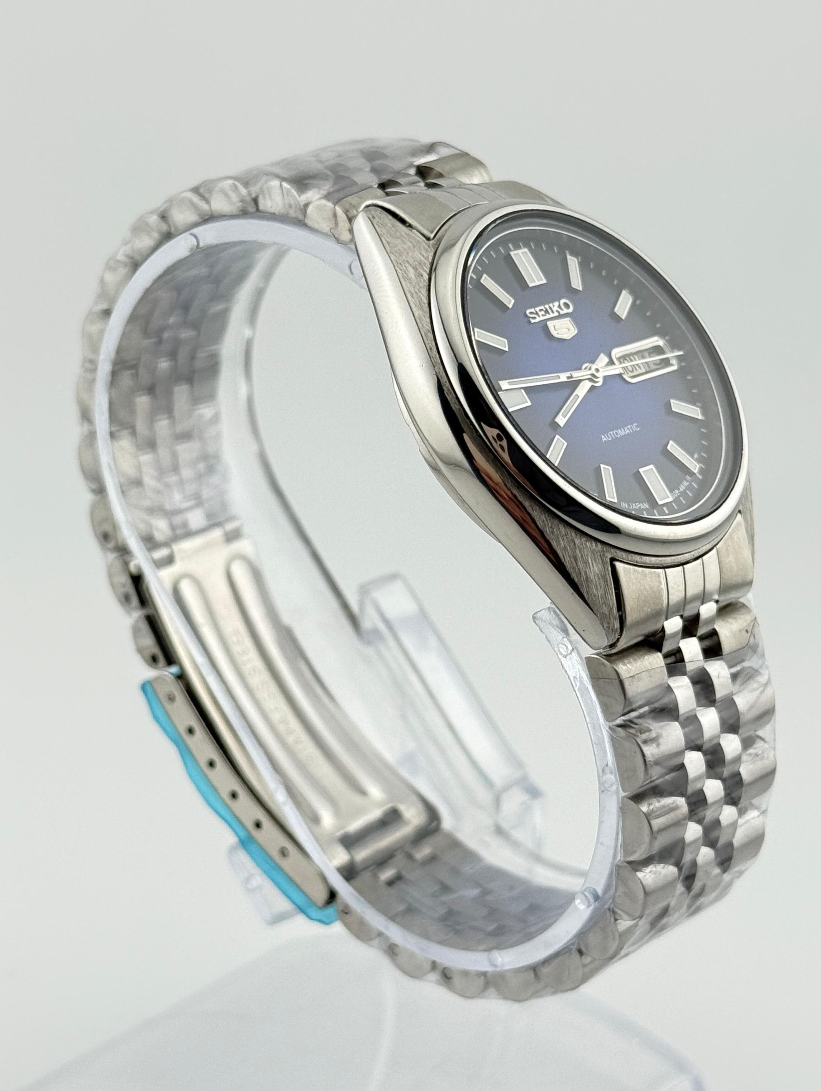 Seiko Elegant Men's Seiko 5 7009 Wrist Watch Size 36 - 4 Thumbnail