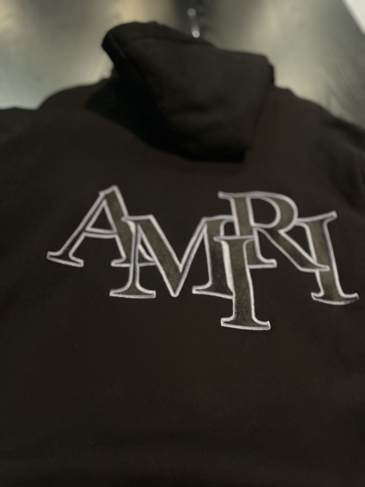 Amiri Size L - Amiri Appliqué Logo Hoodie in Black Size US L / EU 52-54 / 3 - 8 Thumbnail