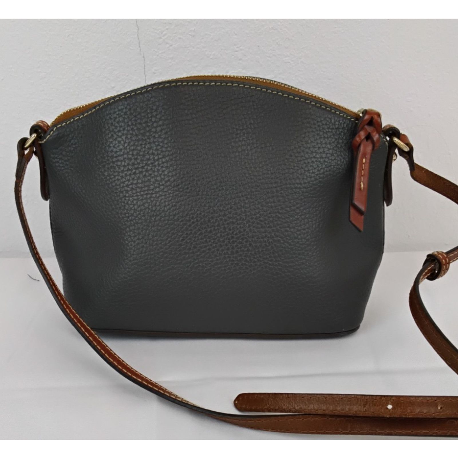 Dooney & Bourke Dooney & Bourke Domed Crossbody Bag Gray/Brown Leather Purse Size ONE SIZE - 6 Thumbnail
