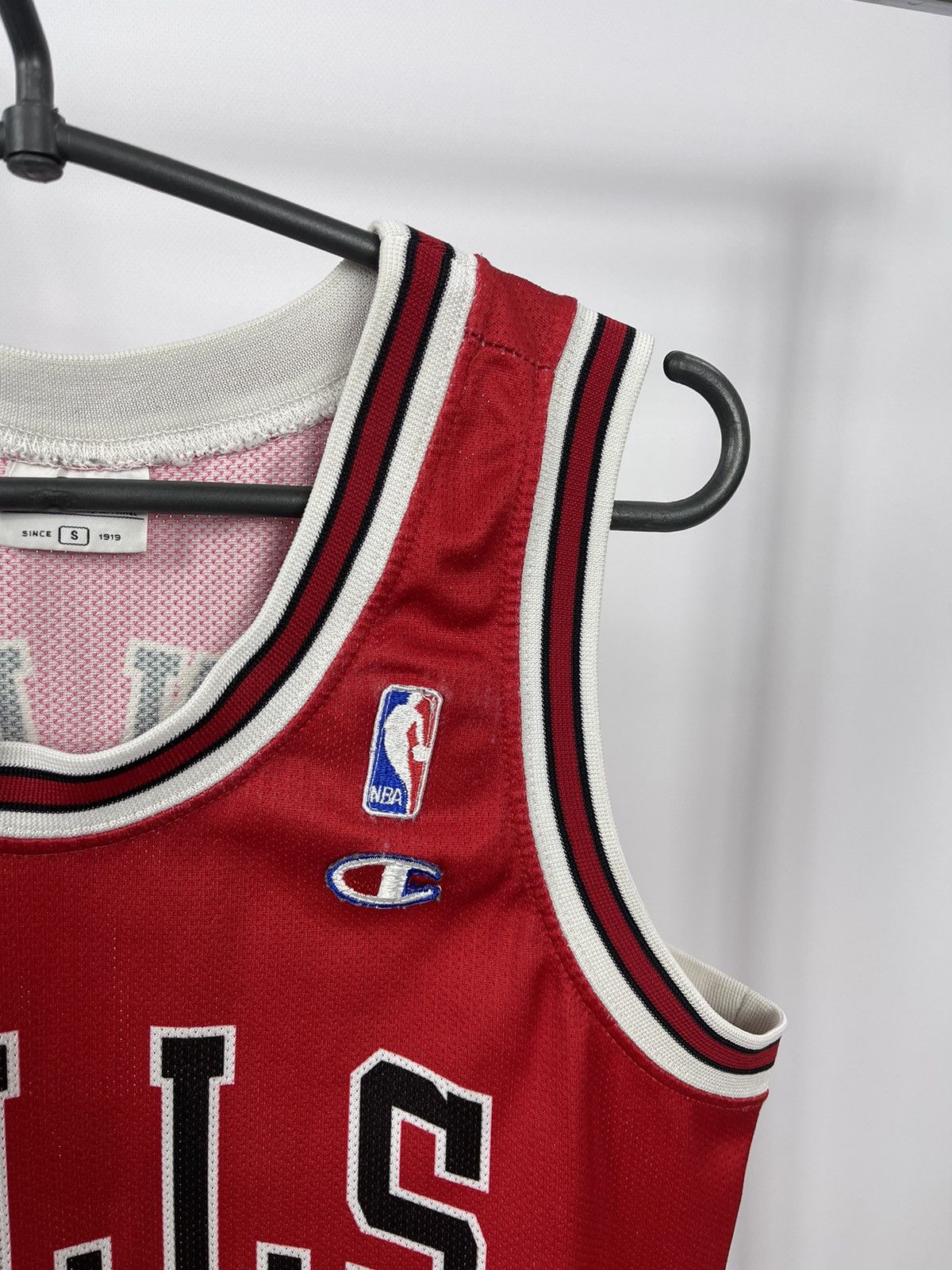 Champion Chicago Bulls Basketball NBA Champion #3 CHANDLER size S Size US S / EU 44-46 / 1 - 3 Thumbnail