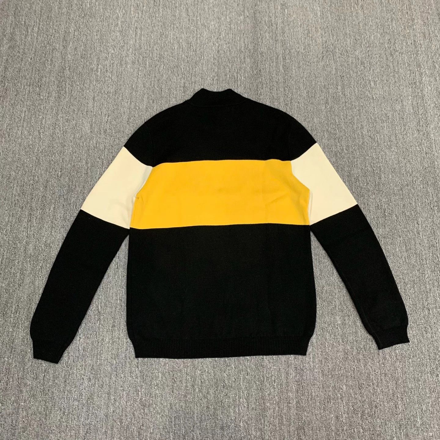 Fendi Fendi color blocked chest logo sweater 52 95 new stain Size US XL / EU 56 / 4 - 2 Thumbnail