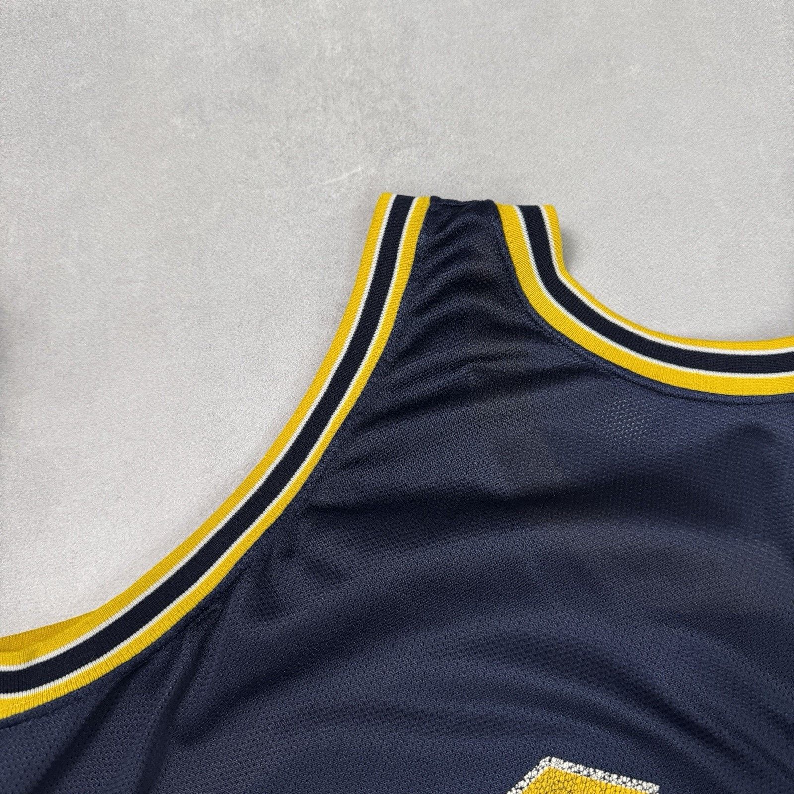 Champion Chris Webber University of Michigan Champion Basketball Size US S / EU 44-46 / 1 - 16 Thumbnail