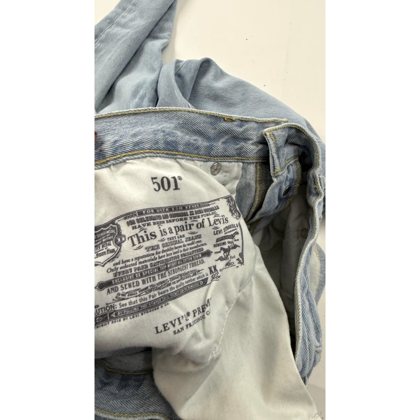 Levi's VINTAGE Levi's Premium 501 '81 Jeans Womens Light Wash Button Fly Straight Leg Raw Hem Denim Jeans 31in 30in Size 24" / US 00 / IT 34 - 5 Thumbnail