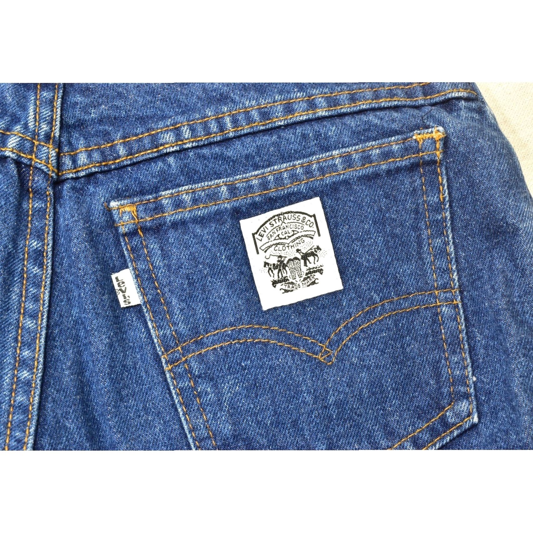 Levi's VINTAGE Levi's Jeans Women 14 Regular 5-Pocket Denim Blue Made in USA White Tab/Patch Double Horse Size 36" / US 14 / IT 50 - 6 Thumbnail