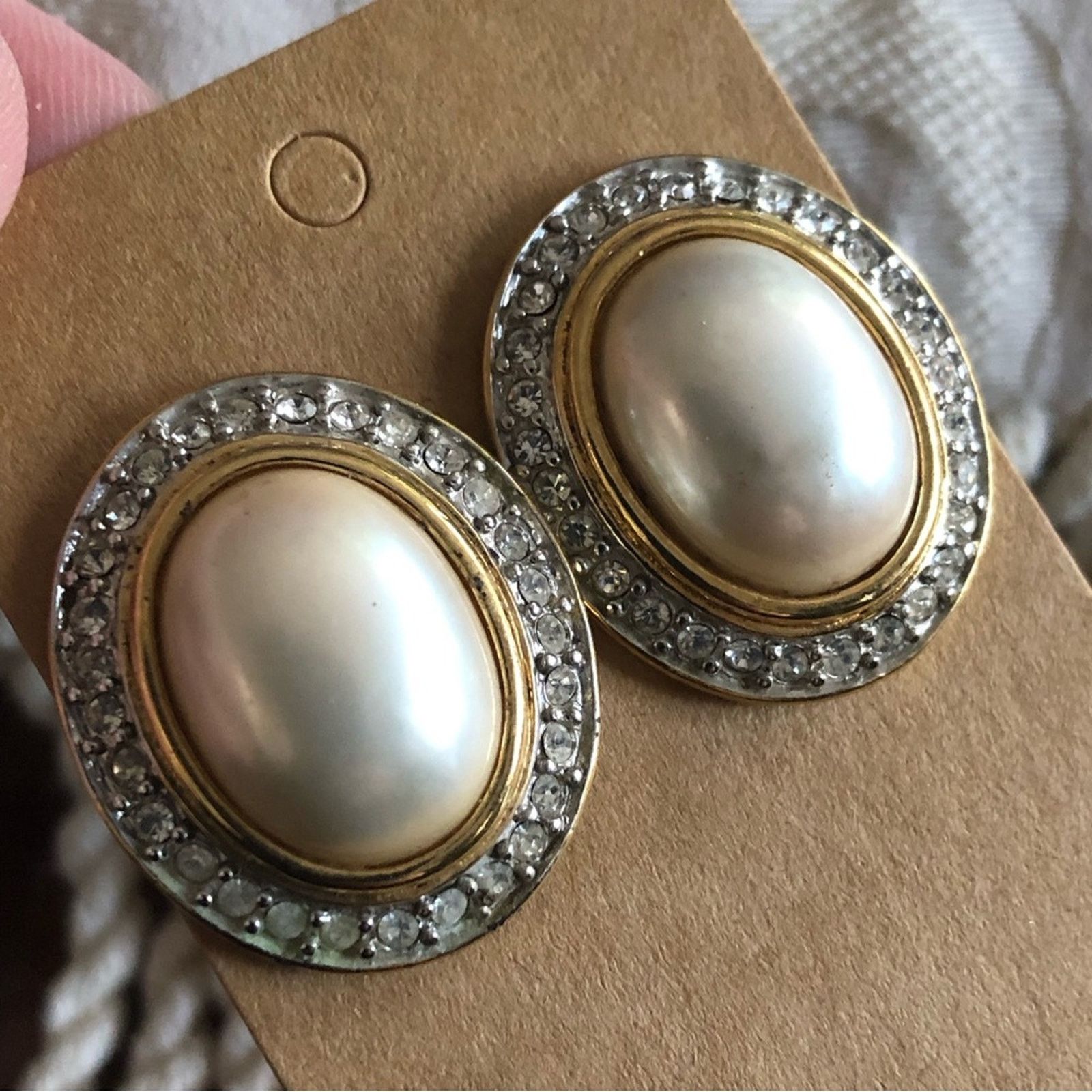 Vintage Vintage oval cream pearl halo pierced earrings Size ONE SIZE - 6 Thumbnail