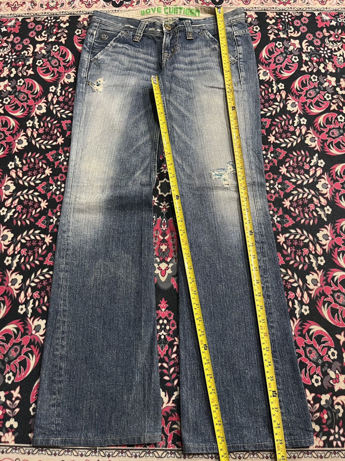 Japanese Brand Vintage Japanese Brand Low Rise Blue Wash Ripped Flare Jeans Size 30" / US 8 / IT 44 - 9 Thumbnail
