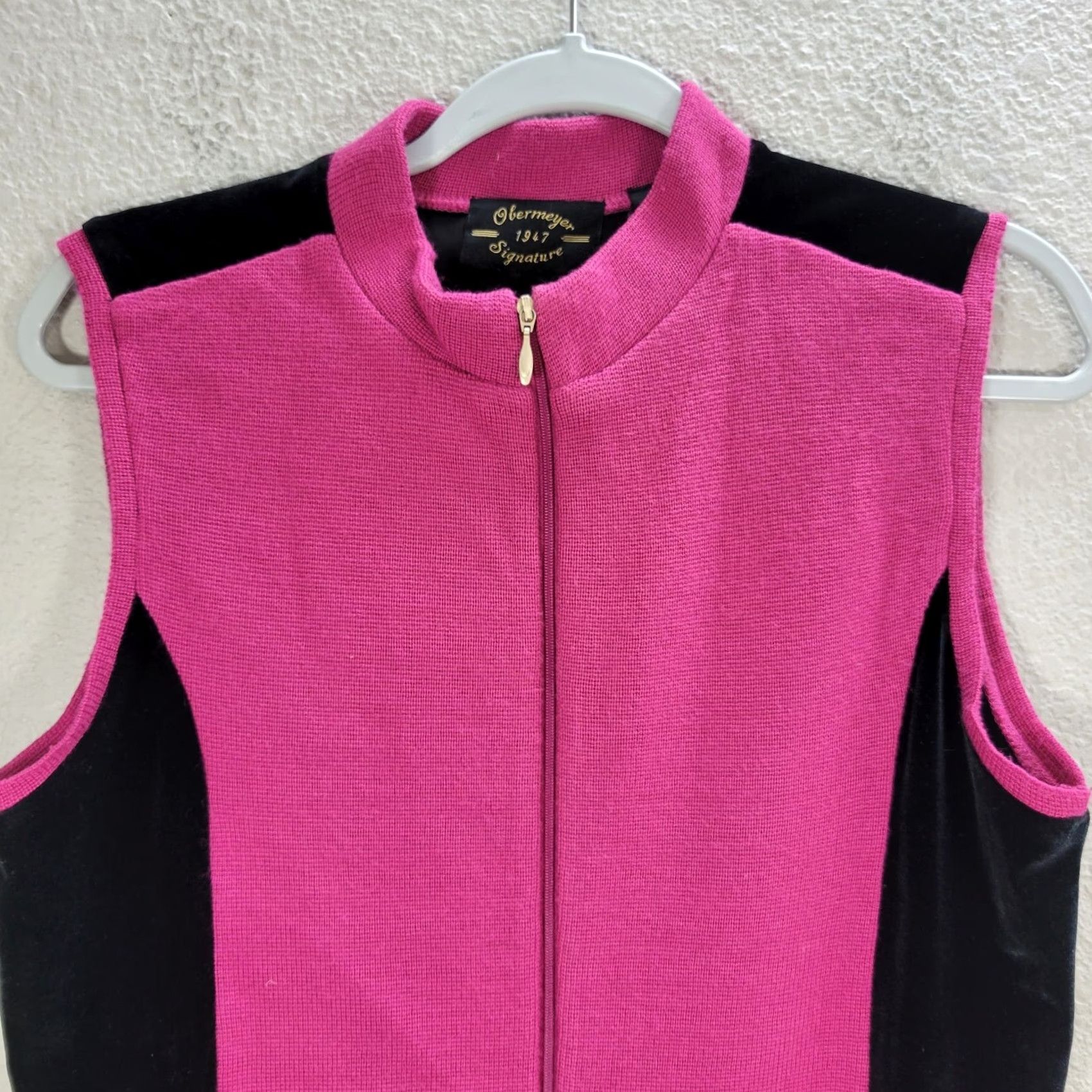 Obermeyer VINTAGE Women's Obermeyer Velvet Wool Ski Vest Sleeveless Pink Black Zip Up Lined Sz M Size M / US 6-8 / IT 42-44 - 4 Thumbnail