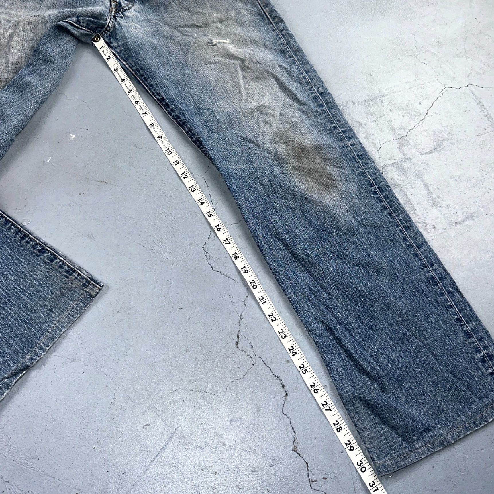 Levi's VINTAGE Levi's 501 Jeans Straight Blue Light Wash 33x34 90s Classic Regular Men Ships? Size US 33 - 5 Thumbnail