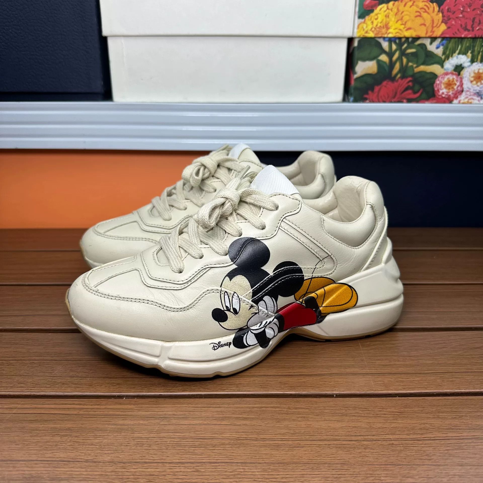 Gucci Gucci Printed Beige Lowtop Sneakers it_35 Women Size US 5 / IT 35 - 1 Thumbnail
