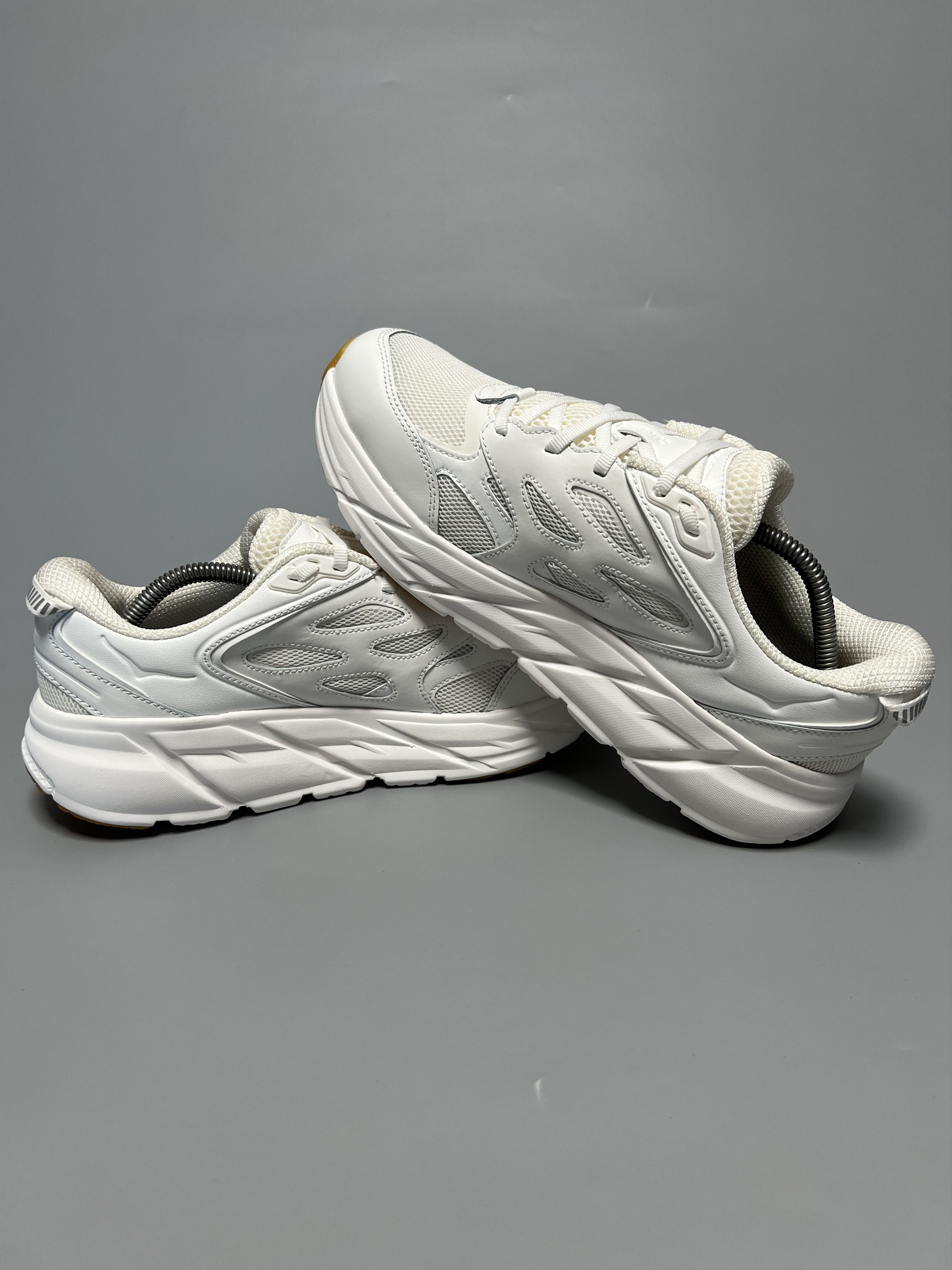 Hoka Hoka One One Clifton L Athletics Running Shoes 1160050-WWH Size US 9.5 / EU 42-43 - 5 Thumbnail