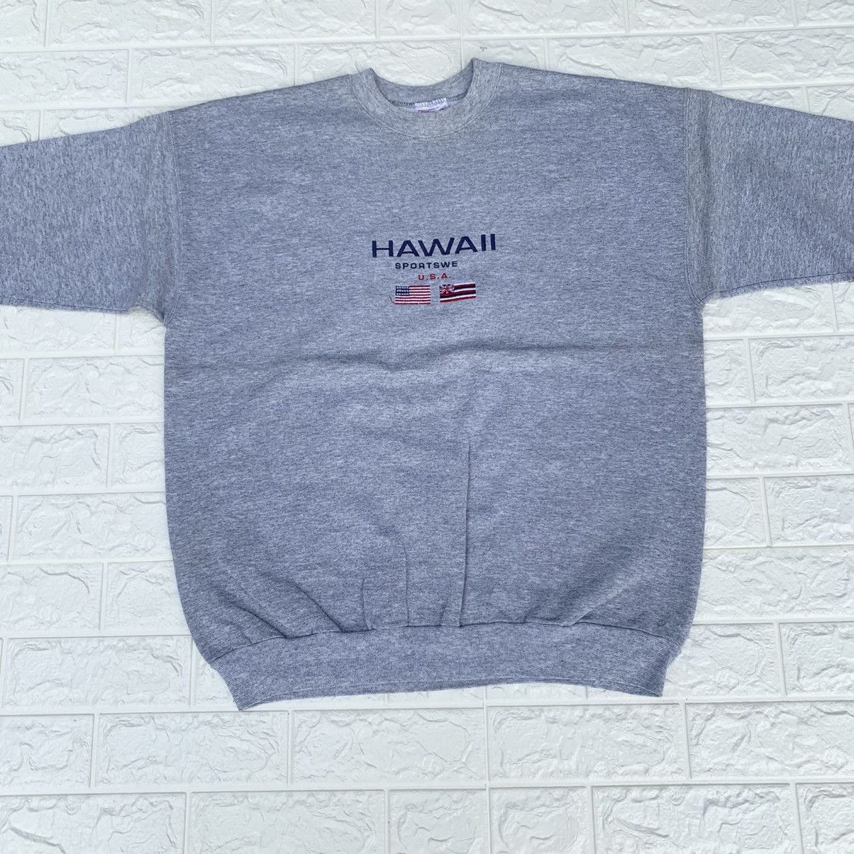Hanes Vintage 90s Hanes Hawaii Sportswear USA Crewneck Sweatshirt Size US L / EU 52-54 / 3 - 4 Thumbnail