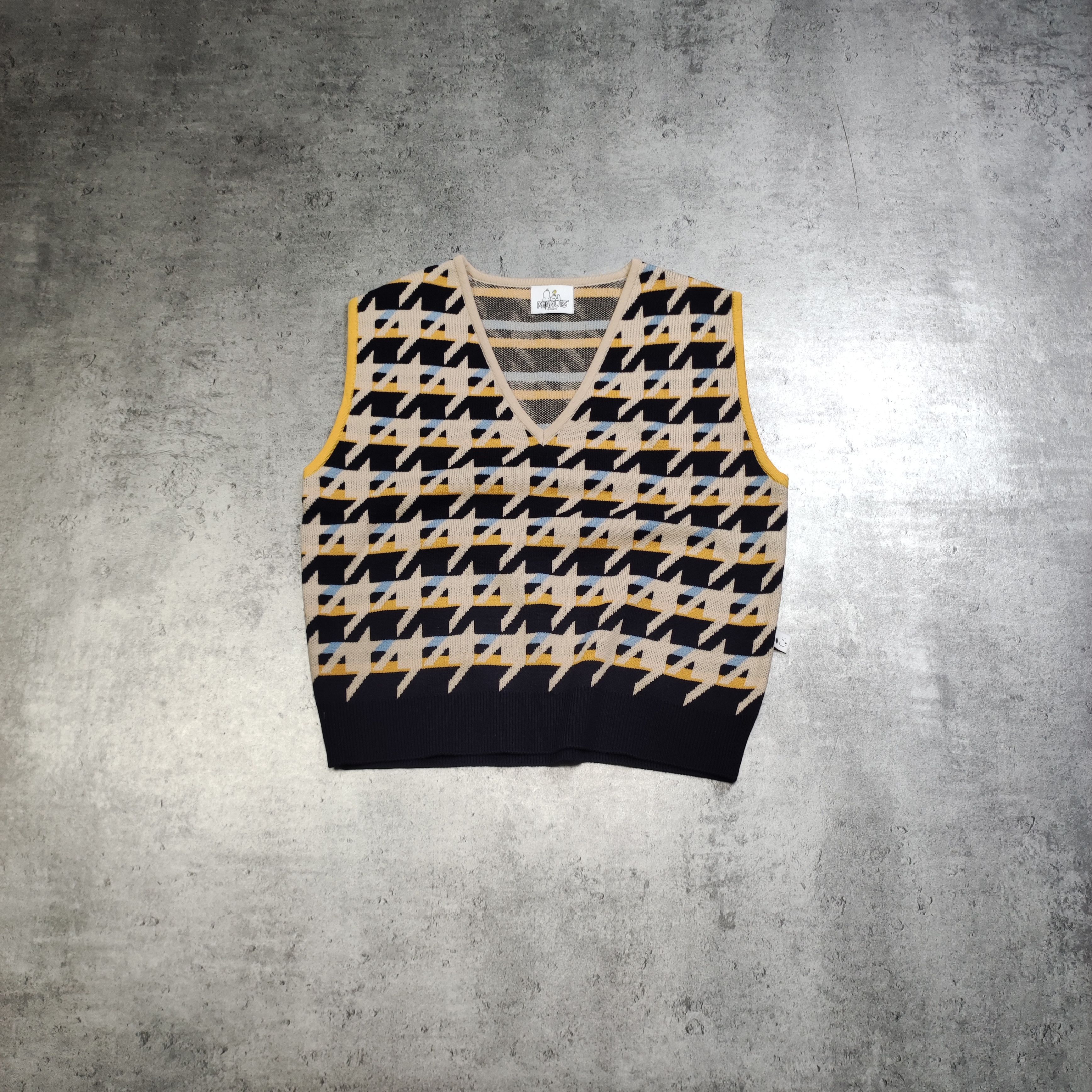 Japanese Brand × Peanuts RARE Japanese Limited Peanuts Monogram Sweater Vest Size US S / EU 44-46 / 1 - 1 Thumbnail