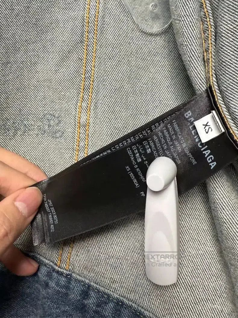 Balenciaga Balenciaga Logo Print Denim Jacket. Size US XS / EU 42 / 0 - 6 Thumbnail