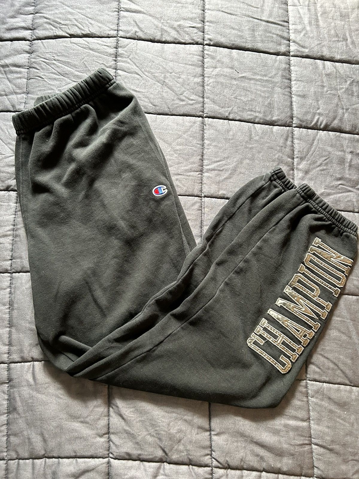 Champion Champion Logo Sweats Size US 32 / EU 48 - 1 Thumbnail