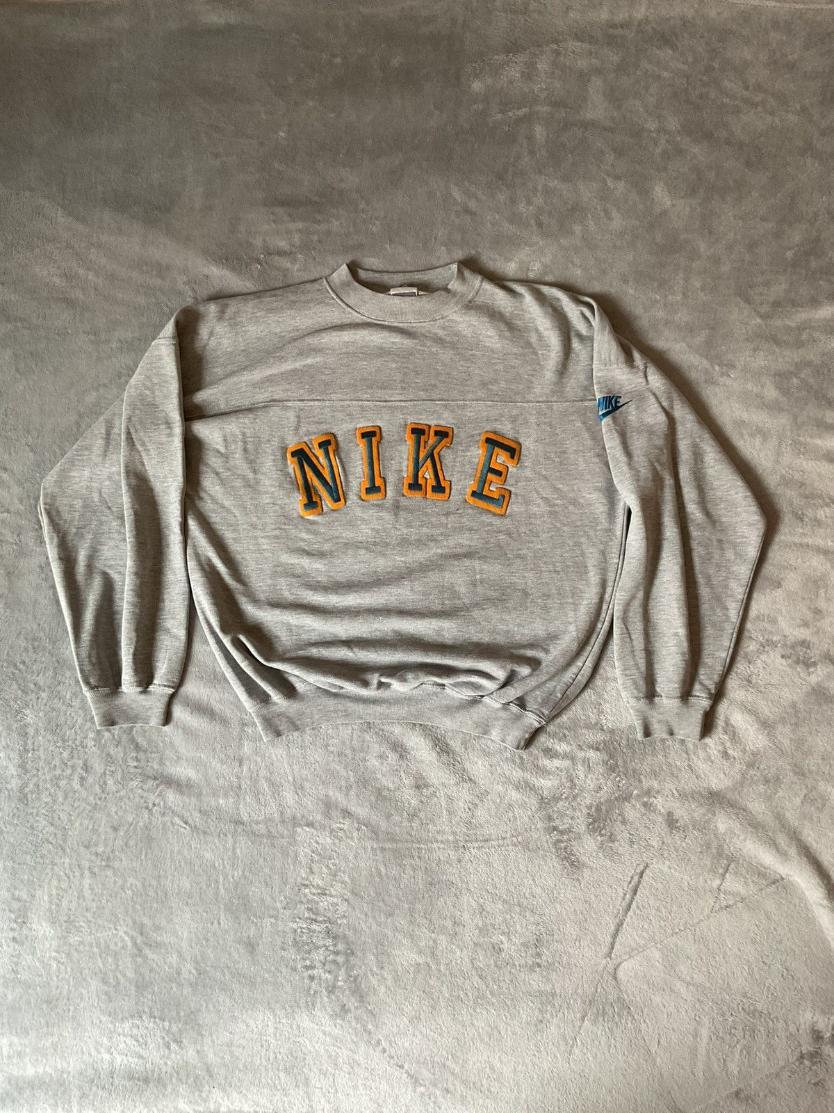 Nike × Vintage Grey vintage 90’s style Nike graphic logo sweatshirt size S Size US S / EU 44-46 / 1 - 3 Thumbnail