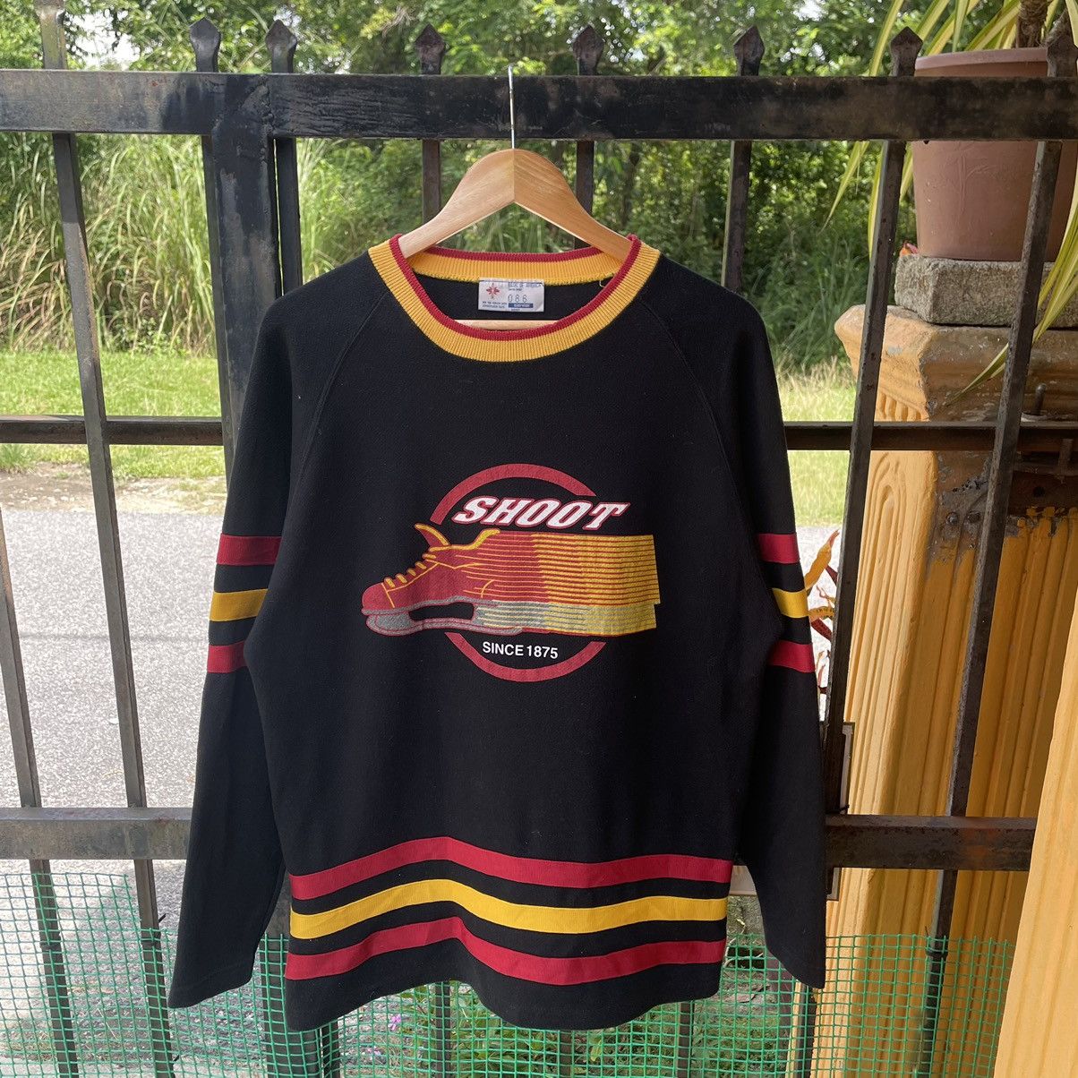 Vintage 🔥🔥Vintage Basic America Shoot Big Logo Sweat Tee Size US L / EU 52-54 / 3 - 1 Thumbnail