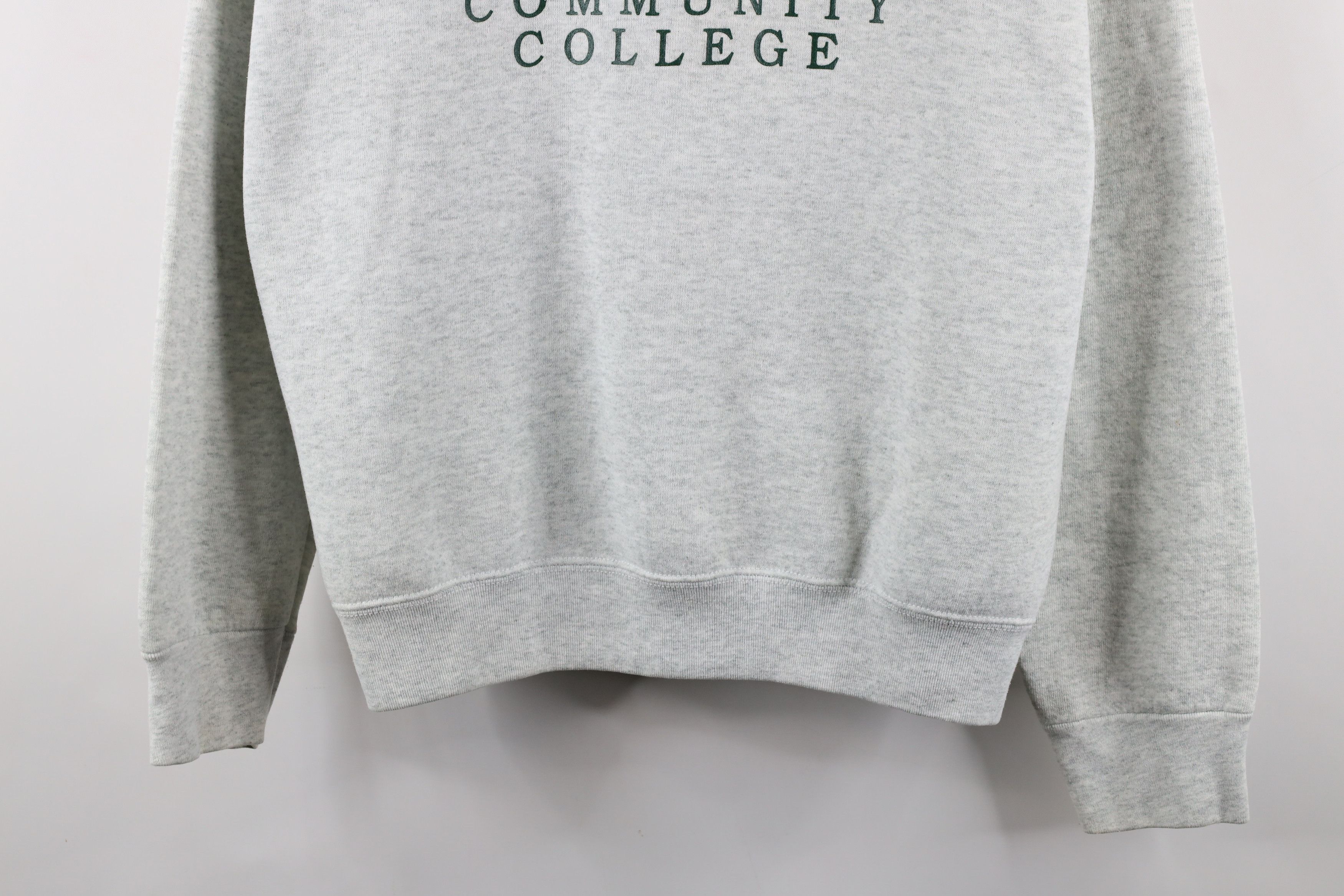 Vintage Vintage 90s Owens Community College Crewneck Sweatshirt USA Size US L / EU 52-54 / 3 - 3 Thumbnail