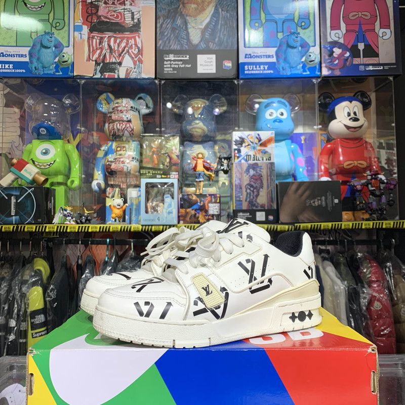 Louis Vuitton Louis Vuitton Trainer Fashion Low-Top Sneakers 0079 Size US 7 / IT 37 - 1 Thumbnail