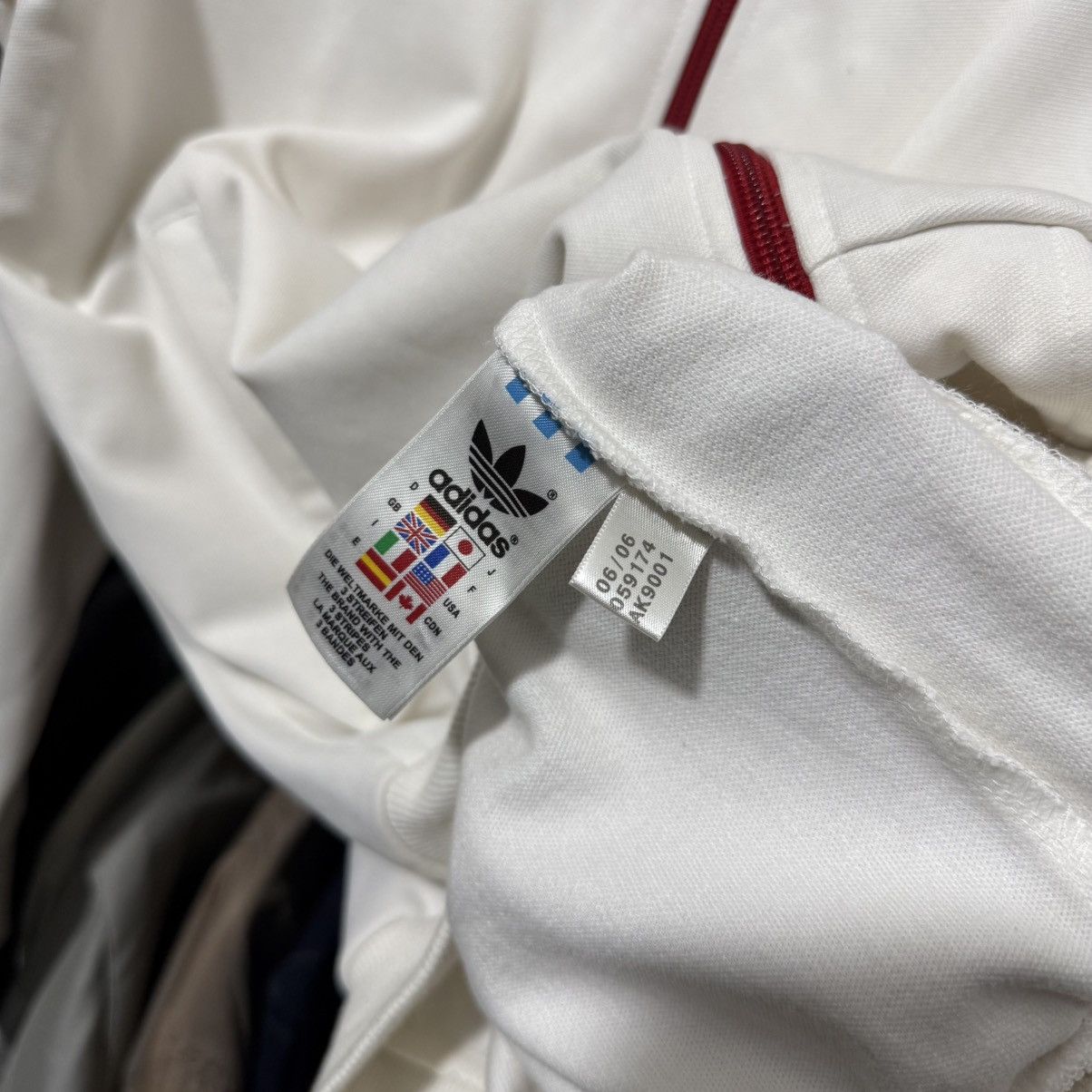 Vintage Vintage y2k adidas i love london track top Size US M / EU 48-50 / 2 - 10 Thumbnail