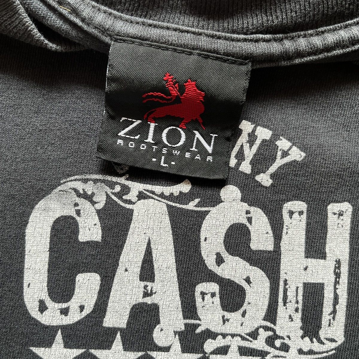 Band Tees VINTAGE JOHNNY CASH FADED TSHIRT ROCK TEES COPYRIGHT 2005 Size US L / EU 52-54 / 3 - 13 Thumbnail