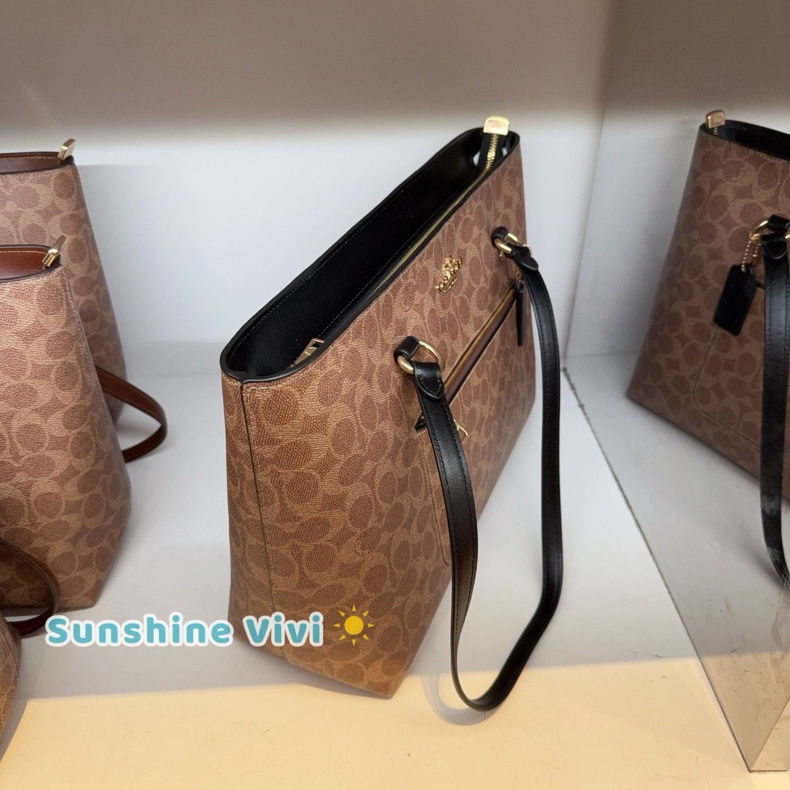 Coach NWT bundle COACH Tote Bag CCD69 & CW854 Zip Wristlet Size ONE SIZE - 4 Thumbnail