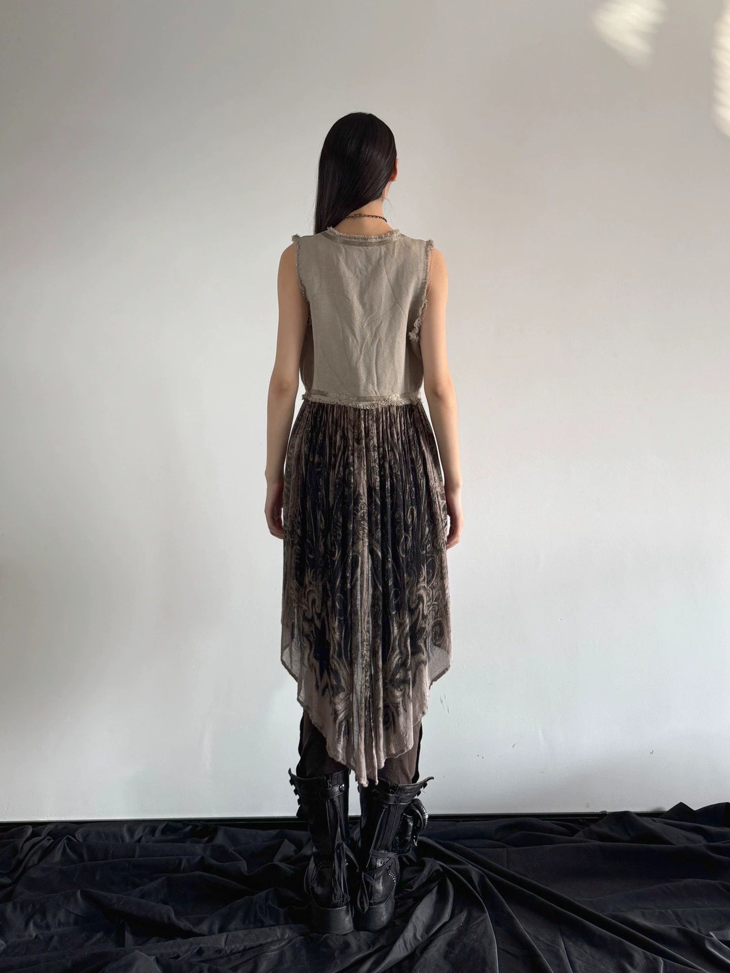 Share Spirit Homme Share Spirit Irregular Sleeveless Tulle-Linen Tassel Printed Cardi Size XS / US 0-2 / IT 36-38 - 8 Thumbnail