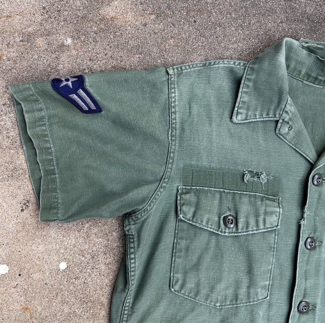 Vintage 90s military sun faded fatigue button up shirt Size US M / EU 48-50 / 2 - 3 Thumbnail