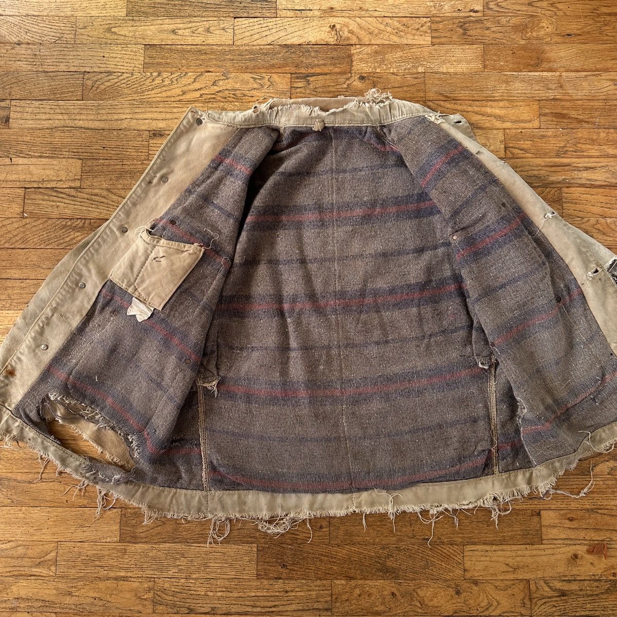 Carhartt × Vintage 70s Thrashed Carhartt miner Homeless Chore Coat Boro Crash Size US L / EU 52-54 / 3 - 3 Thumbnail