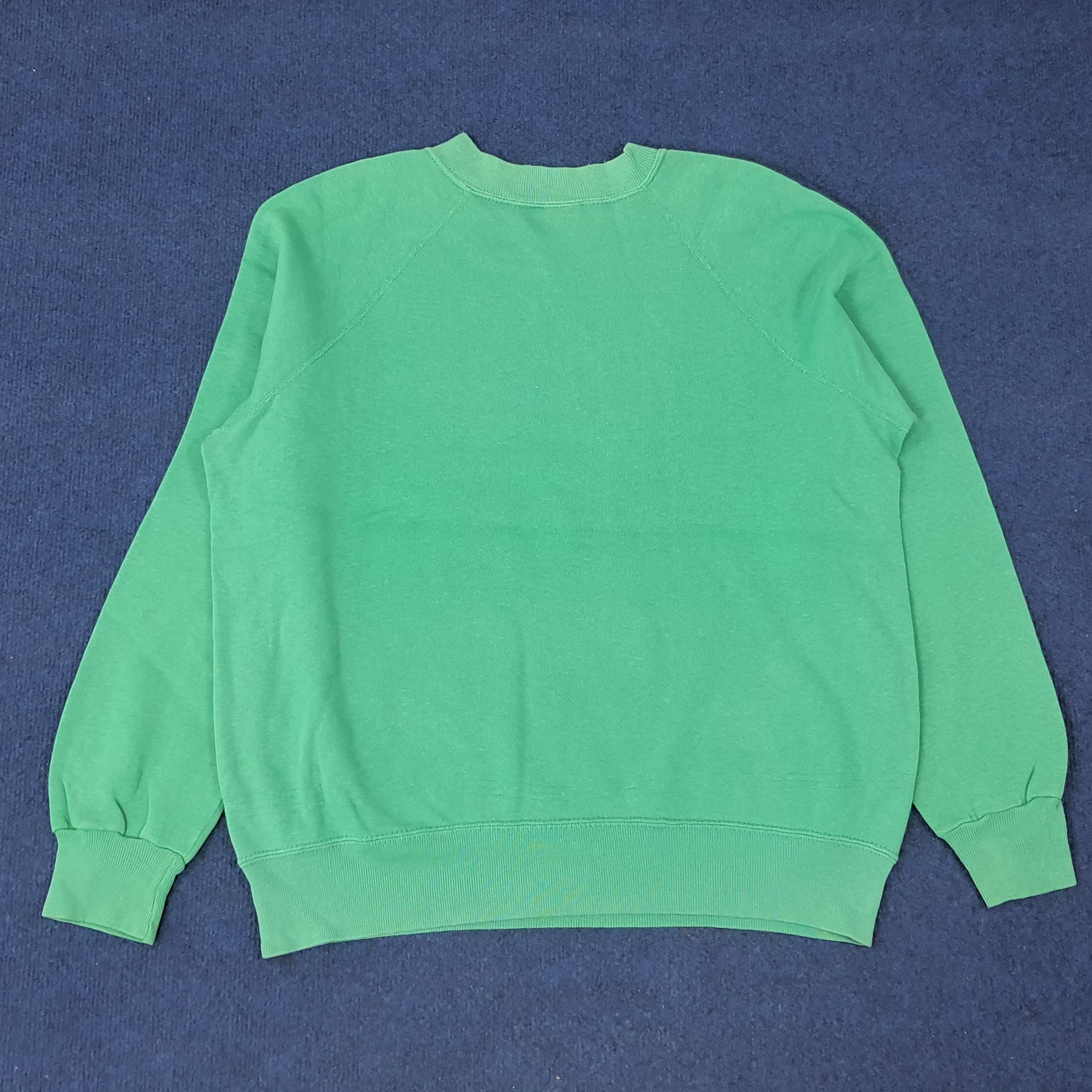 Vintage Vintage Devils Point Sweatshirt C233N18 Size US L / EU 52-54 / 3 - 3 Thumbnail