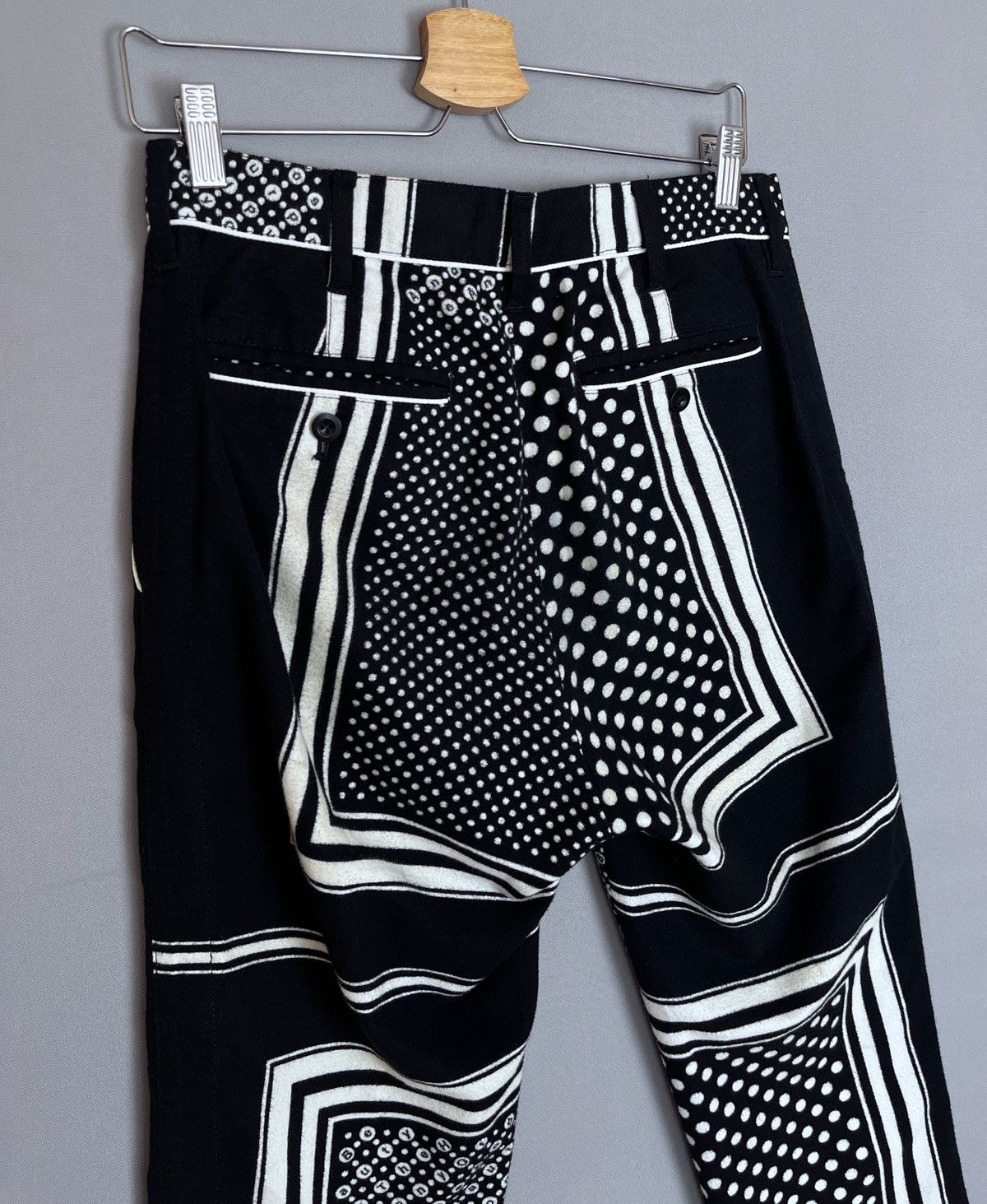 Designer × Japanese Brand × Sacai Rare SACAI AW 16 Cropped Printed Japanese Pants Size US 29 - 14 Thumbnail