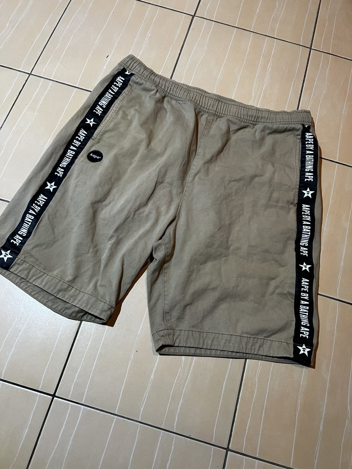 Aape AAPE by A Bathing Ape Short Khaki Cargo Size US 37 - 1 Thumbnail