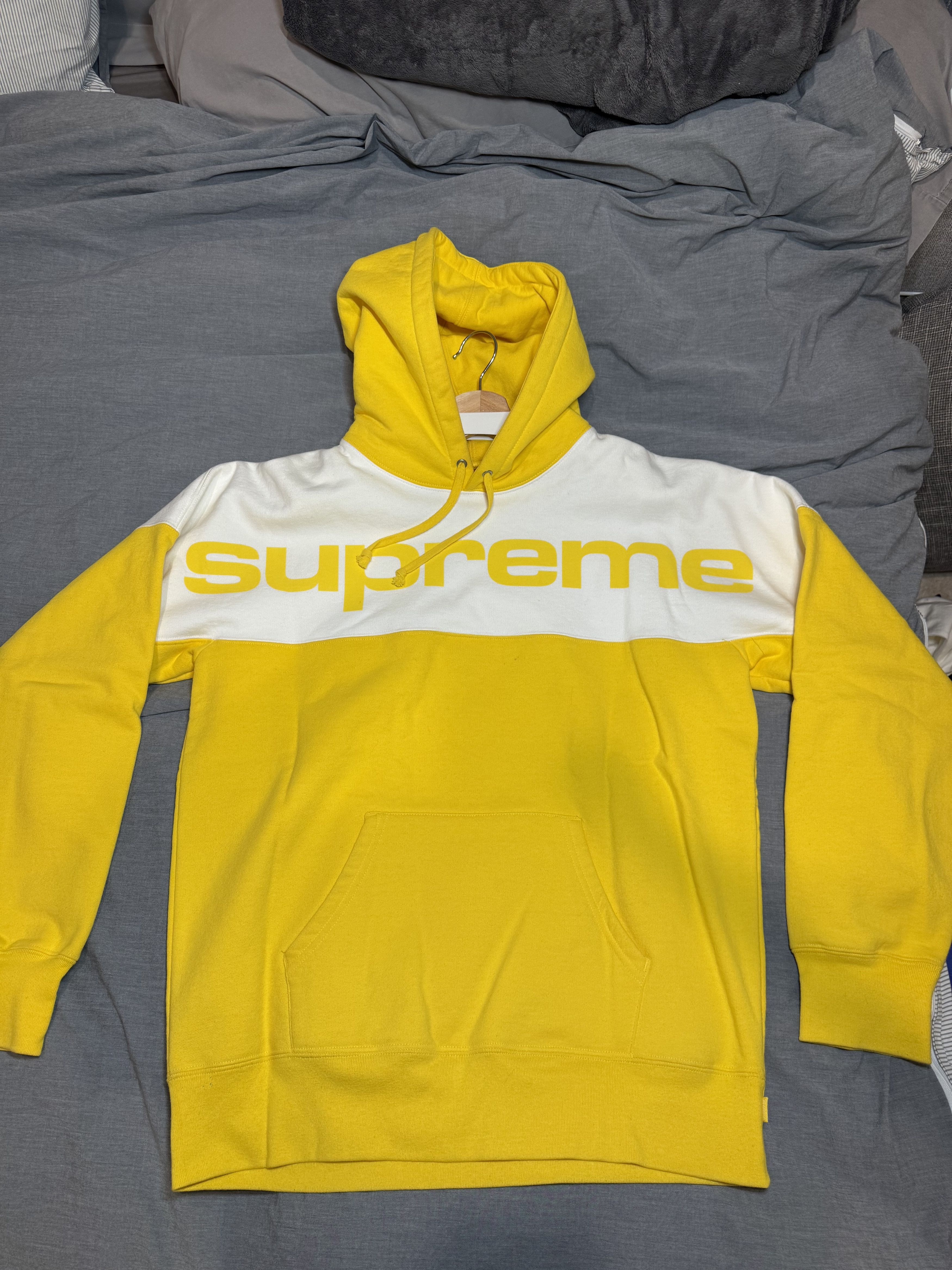 Supreme Supreme FW17 Blocked Hoodie Yellow Large Size US L / EU 52-54 / 3 - 3 Thumbnail