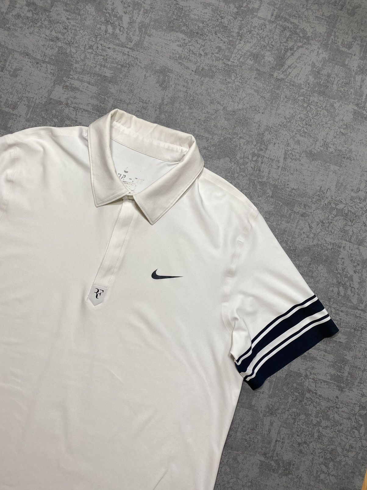 Nike SHIRT RF Roger Federer TENNIS Nike Dri-Fit RARE JERSEY Size US L / EU 52-54 / 3 - 4 Thumbnail