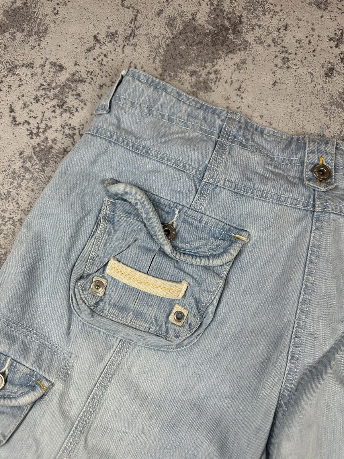 Vintage Cubus Summer Y2K Light Wash Cargo Shorts Size 25" / US 0 / IT 36 - 13 Thumbnail