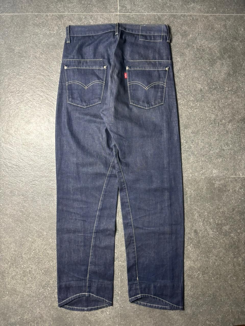 Levi's 2000s Levi's Engineered Twisted Jeans Size US 27 - 9 Thumbnail