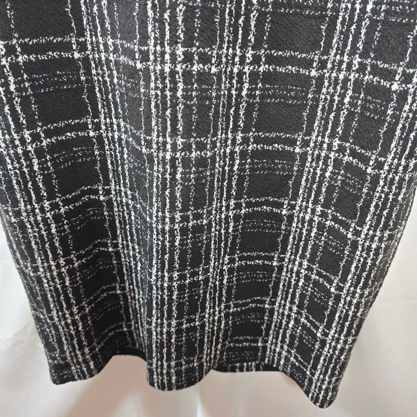 Calvin Klein Calvin Klein Black Plaid Tweed Sheath Dress Lined Size 4 Size S / US 4 / IT 40 - 4 Thumbnail