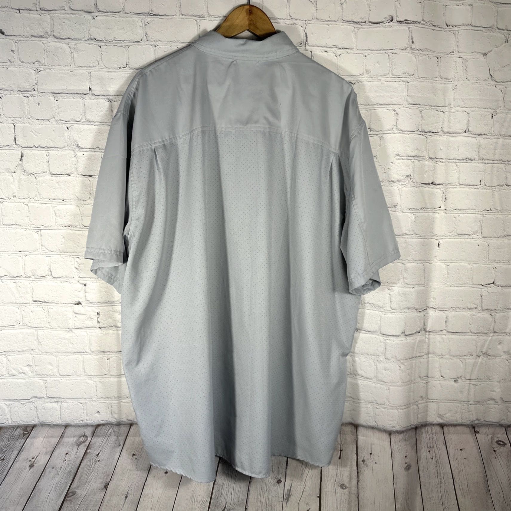 Vintage Huk Tide Point Shirt Men's 3XL Button-Up Short Sleeve Gray Polyester Breathing Pockets Embroidered Logo Vented Performance Guide Size US XXL / EU 58 / 5 - 7 Thumbnail