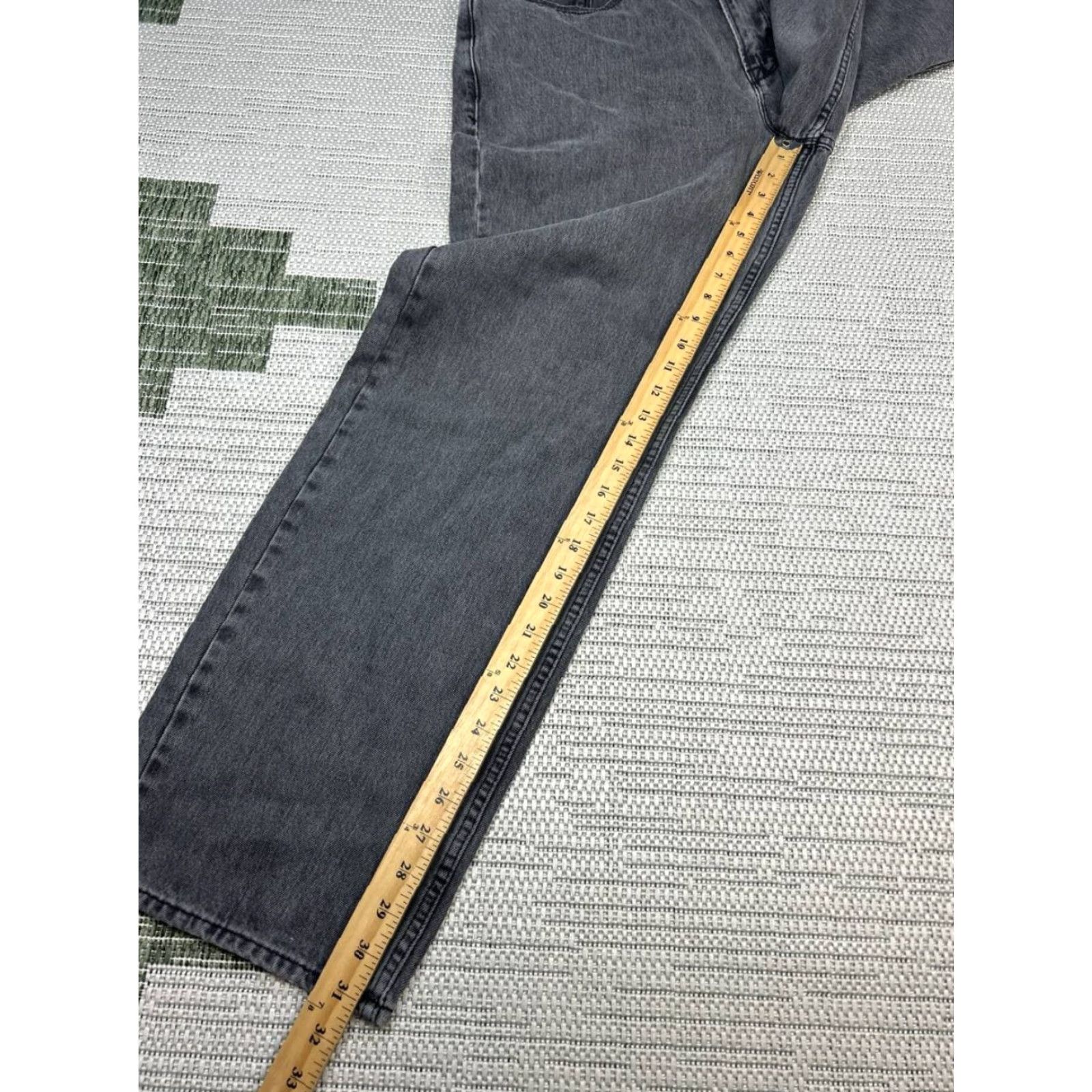 Good American Good American Jeans Womens 15 Gray Denim High Rise Straight Jeans 15 Gray Womens High Rise Straight Good American Jeans Store Size 36" / US 14 / IT 50 - 5 Thumbnail