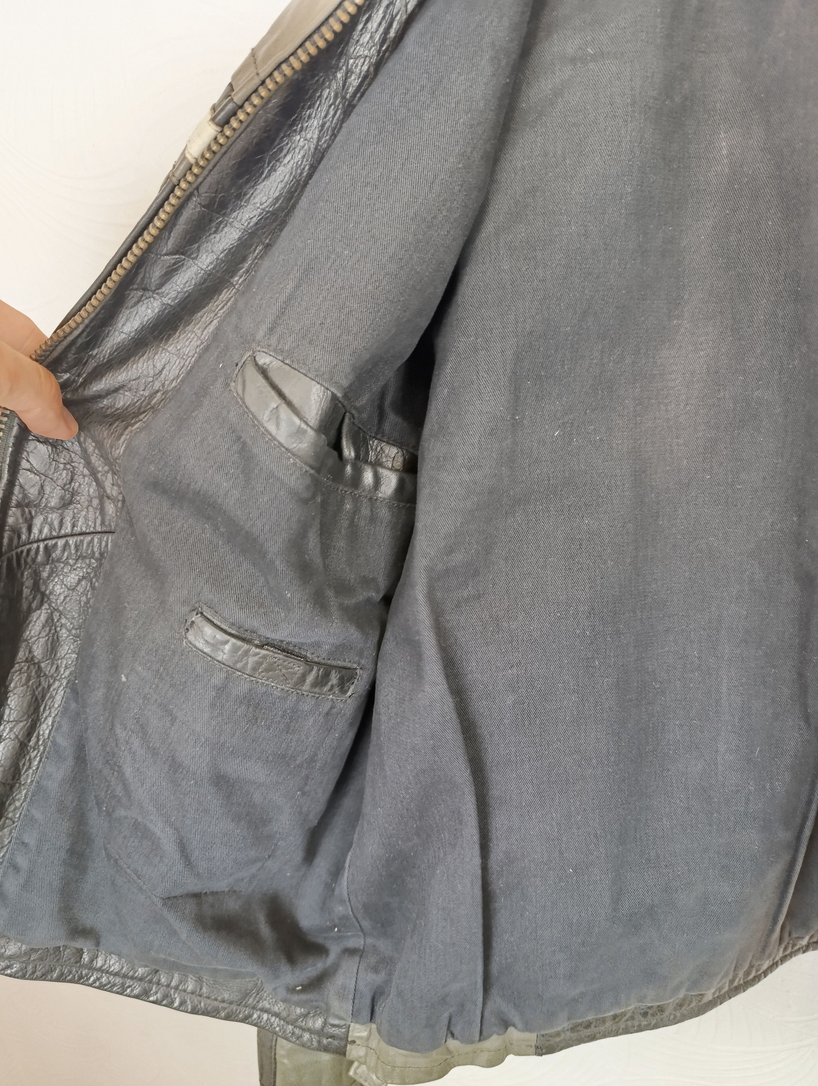 Genuine Leather × Vintage VINTAGE SNAPSHOT RACING MOTORCYCLE LEATHER BIKER JACKET Size US M / EU 48-50 / 2 - 24 Thumbnail
