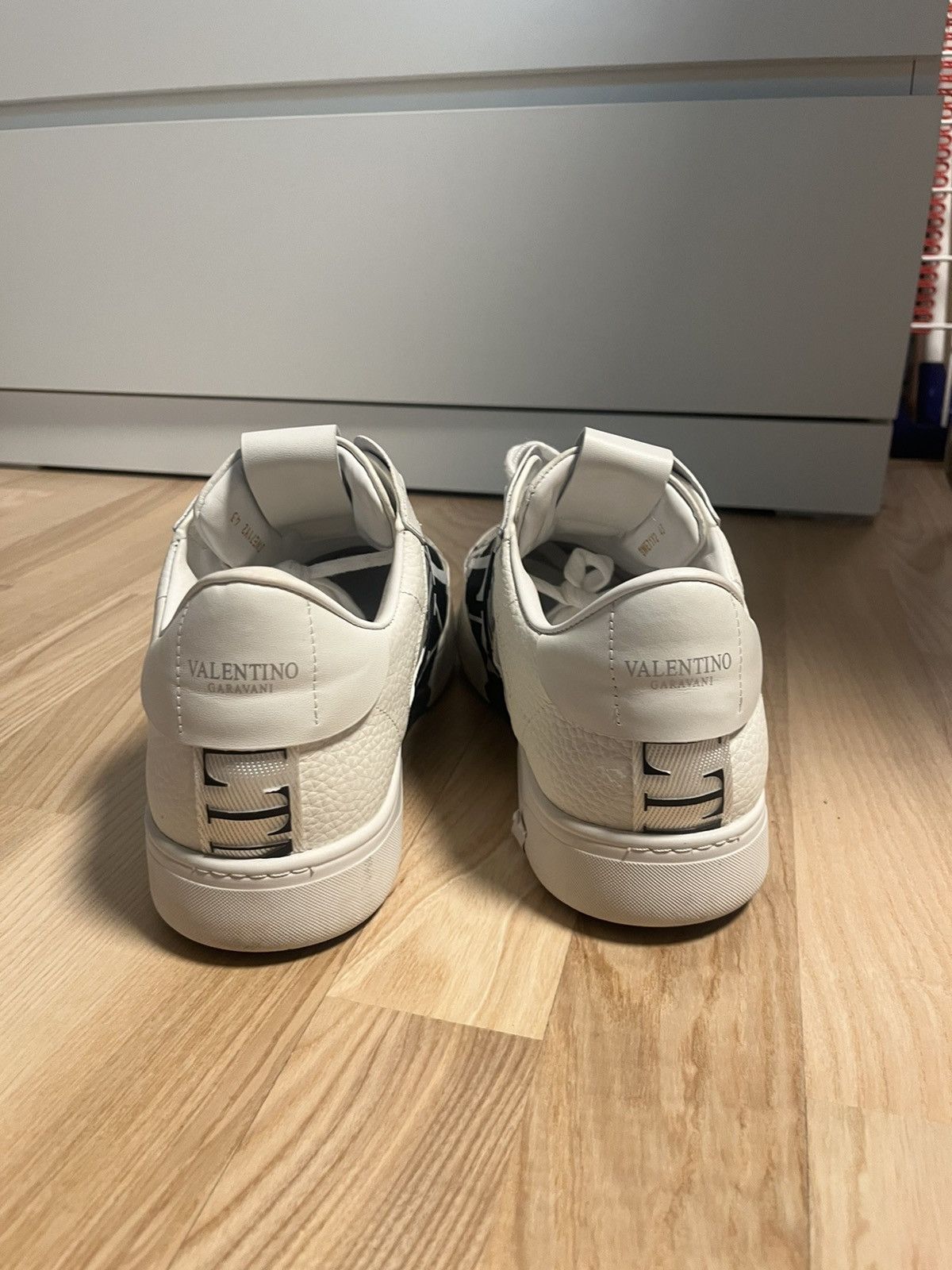 Valentino Valentino VLTN Low-Top Sneakers Size US 10 / EU 43 - 2 Thumbnail