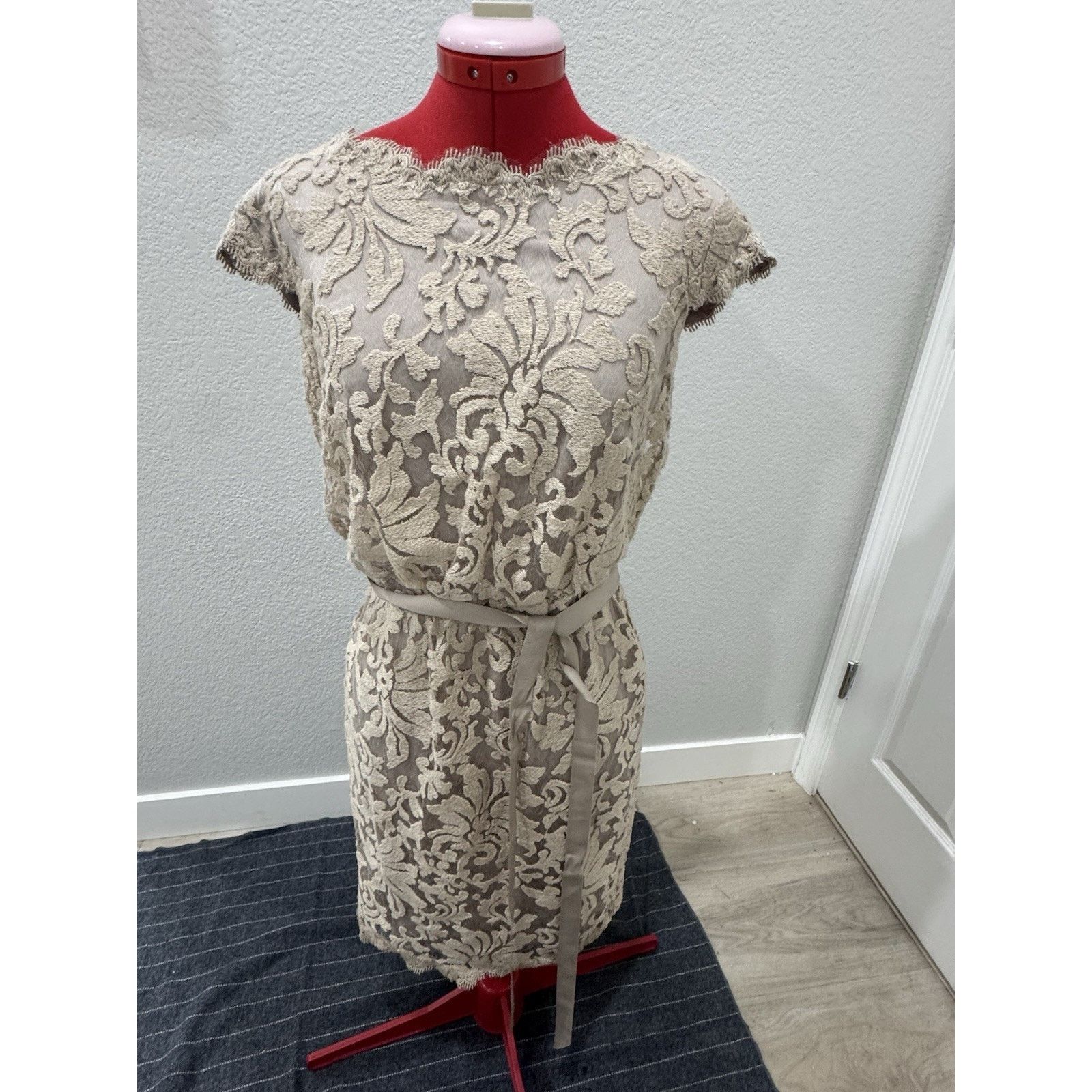 Tadashi Shoji Tadashi Shoji Lace Overlay Ribbon Dress Illusion Blouson Size M / US 6-8 / IT 42-44 - 1 Thumbnail
